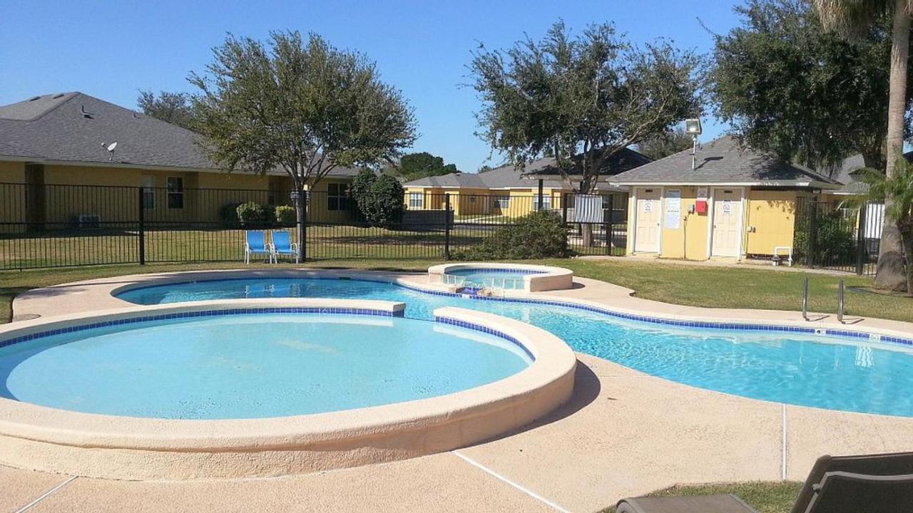 Beautifully Furnished 3Bd 2Br Pool Gated Condo In Mcallen, Tx Pharr Exterior photo